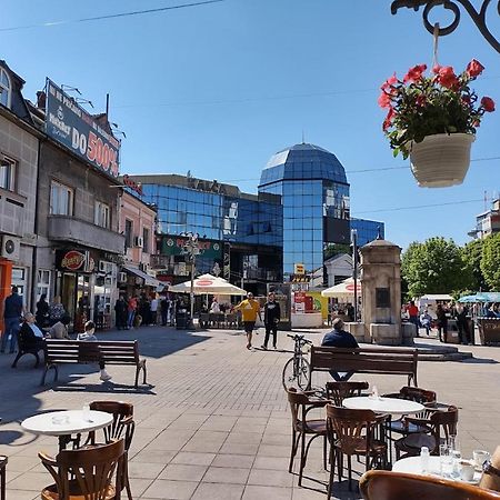 Appartamento Suvi Centar Ni Esterno foto