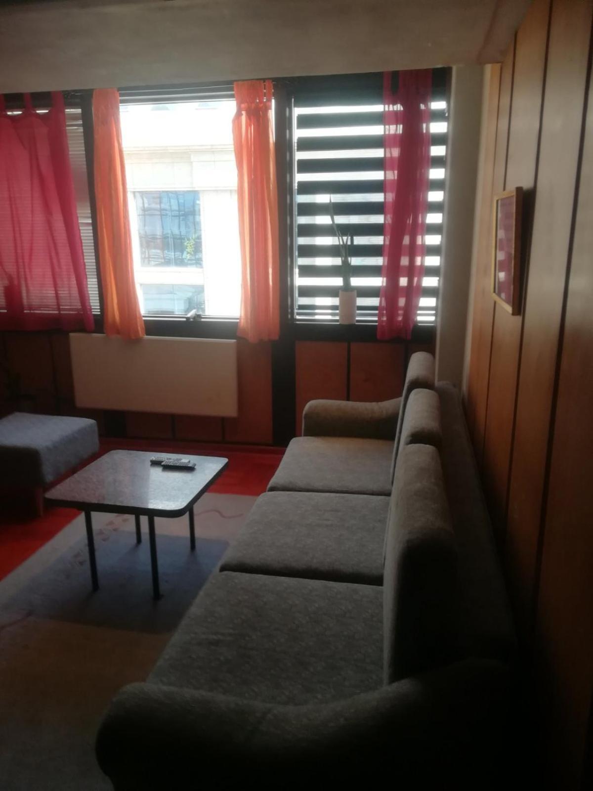 Appartamento Suvi Centar Ni Esterno foto